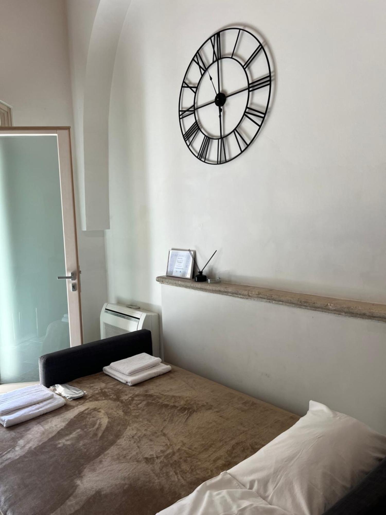 Ground Stone Apartment Bari Luaran gambar